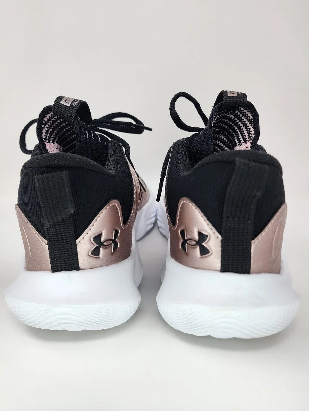 Under Armour Flow Breakthru-4 Basketball Shoes